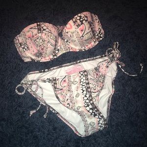 Victoria’s Secret bikini